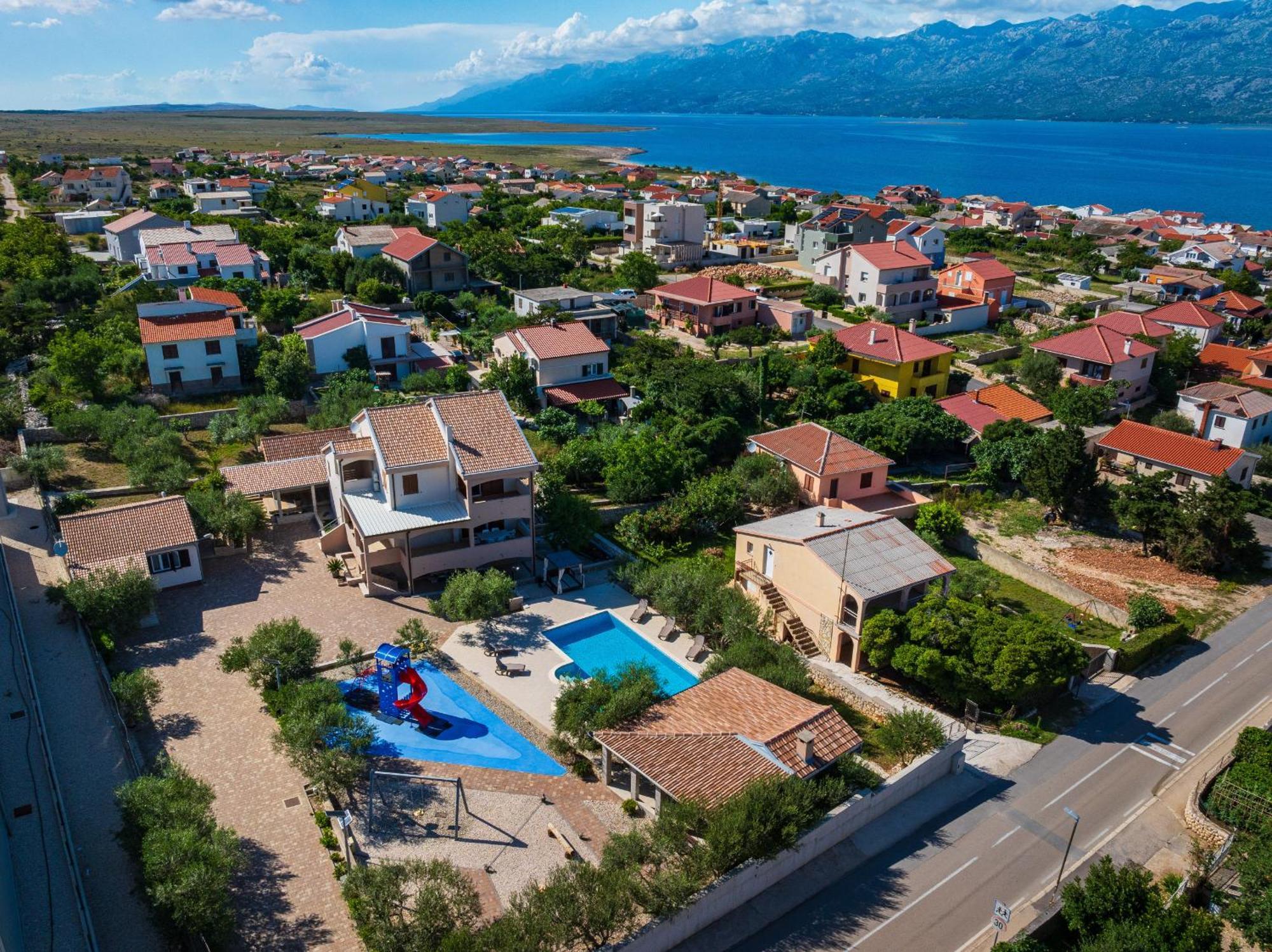 Villa Zlatni Dvori Zadarvillas Razanac Bagian luar foto