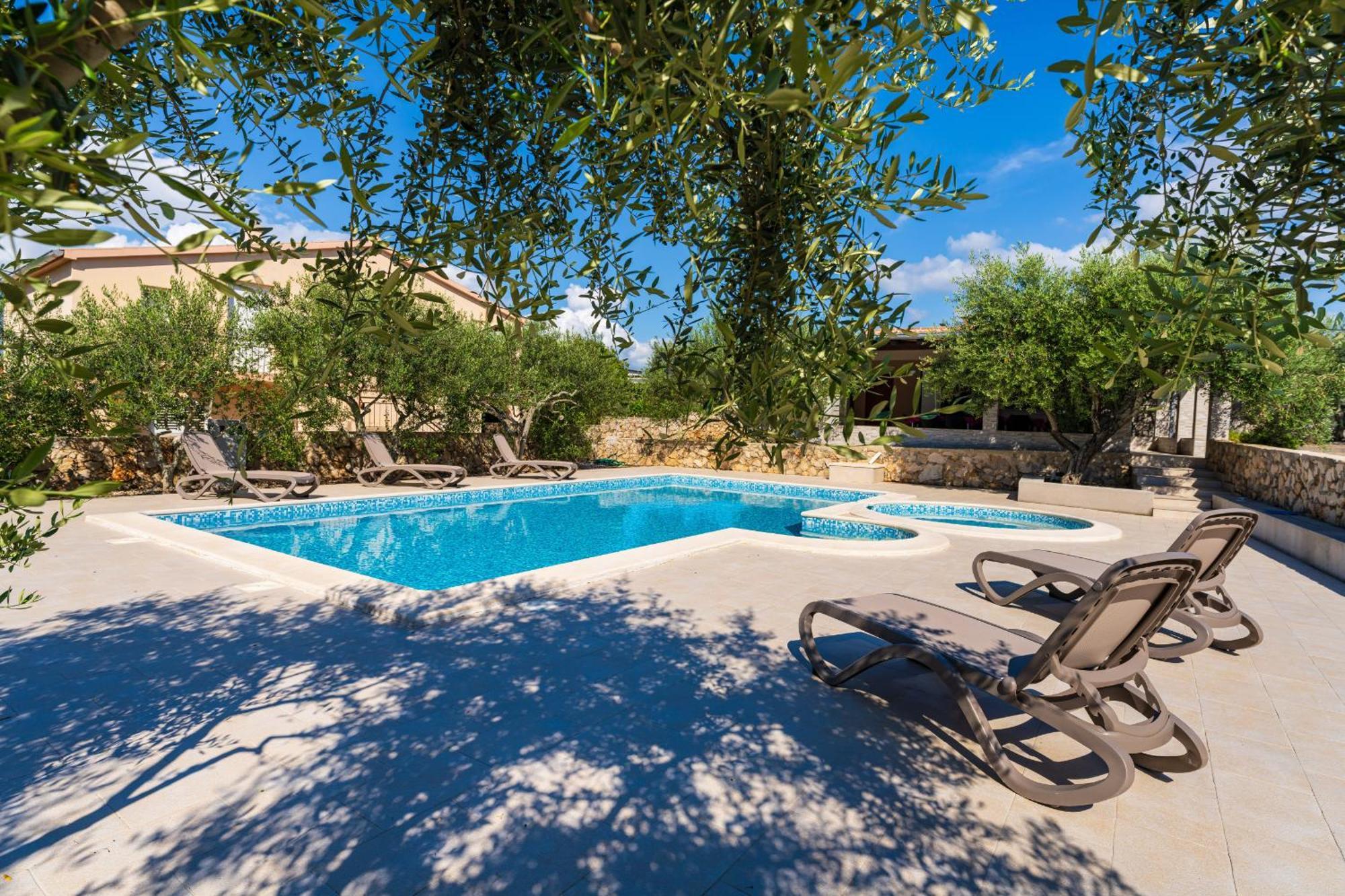 Villa Zlatni Dvori Zadarvillas Razanac Bagian luar foto