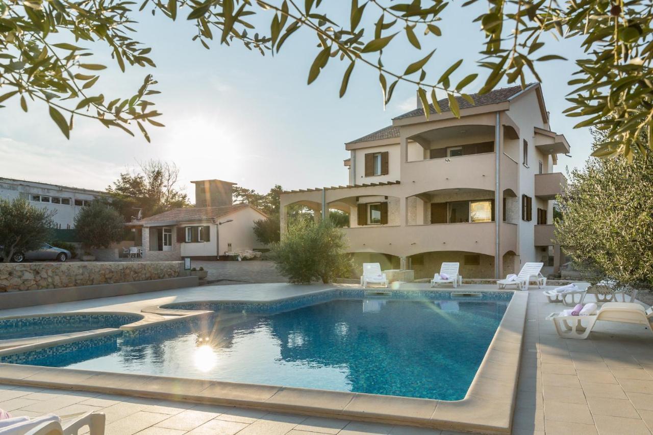 Villa Zlatni Dvori Zadarvillas Razanac Bagian luar foto