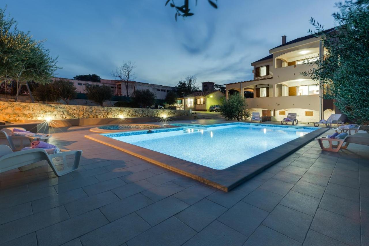 Villa Zlatni Dvori Zadarvillas Razanac Bagian luar foto