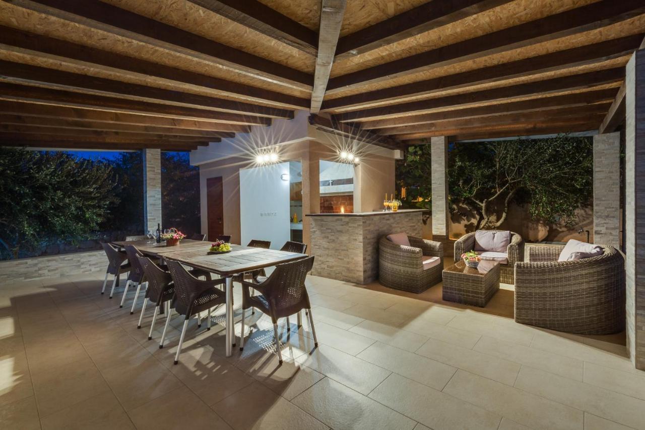Villa Zlatni Dvori Zadarvillas Razanac Bagian luar foto