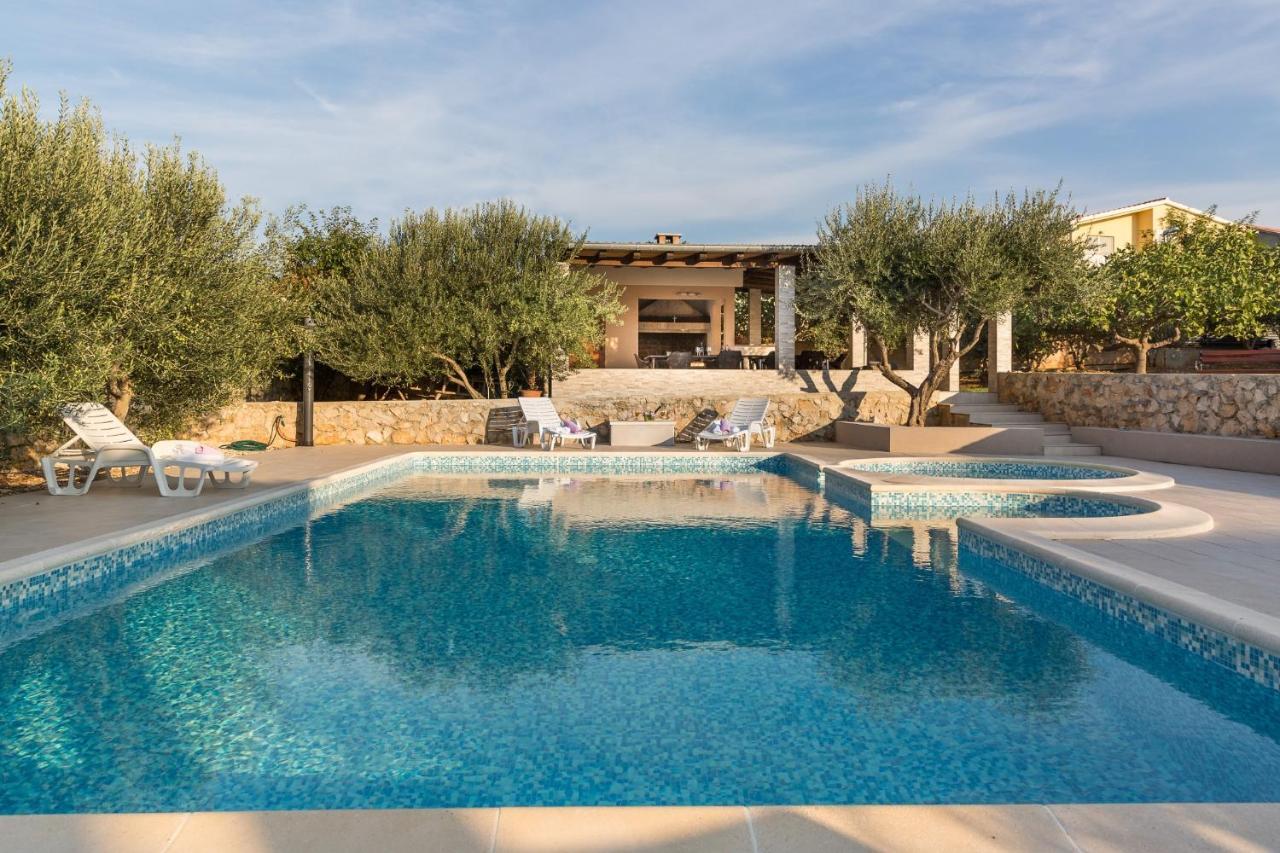 Villa Zlatni Dvori Zadarvillas Razanac Bagian luar foto