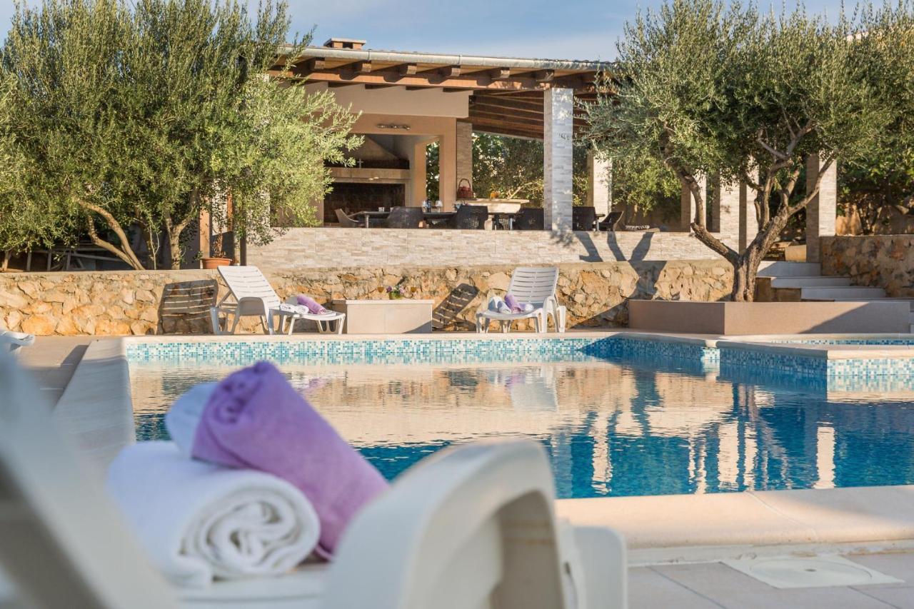 Villa Zlatni Dvori Zadarvillas Razanac Bagian luar foto